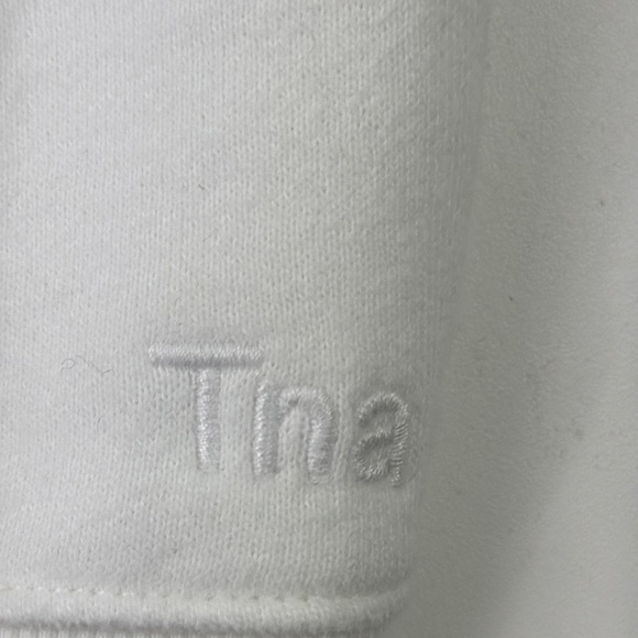 Aritzia Women's White COZY AF Sweater Vest - Picture 5 of 11